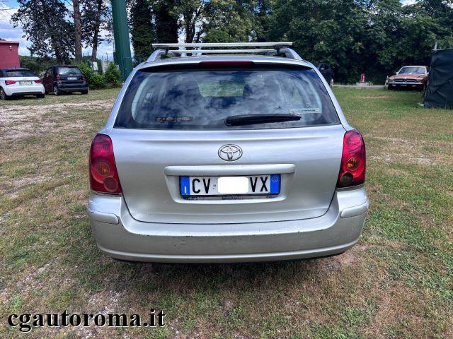 TOYOTA Avensis 2.0 D-4D 16V Station Wagon