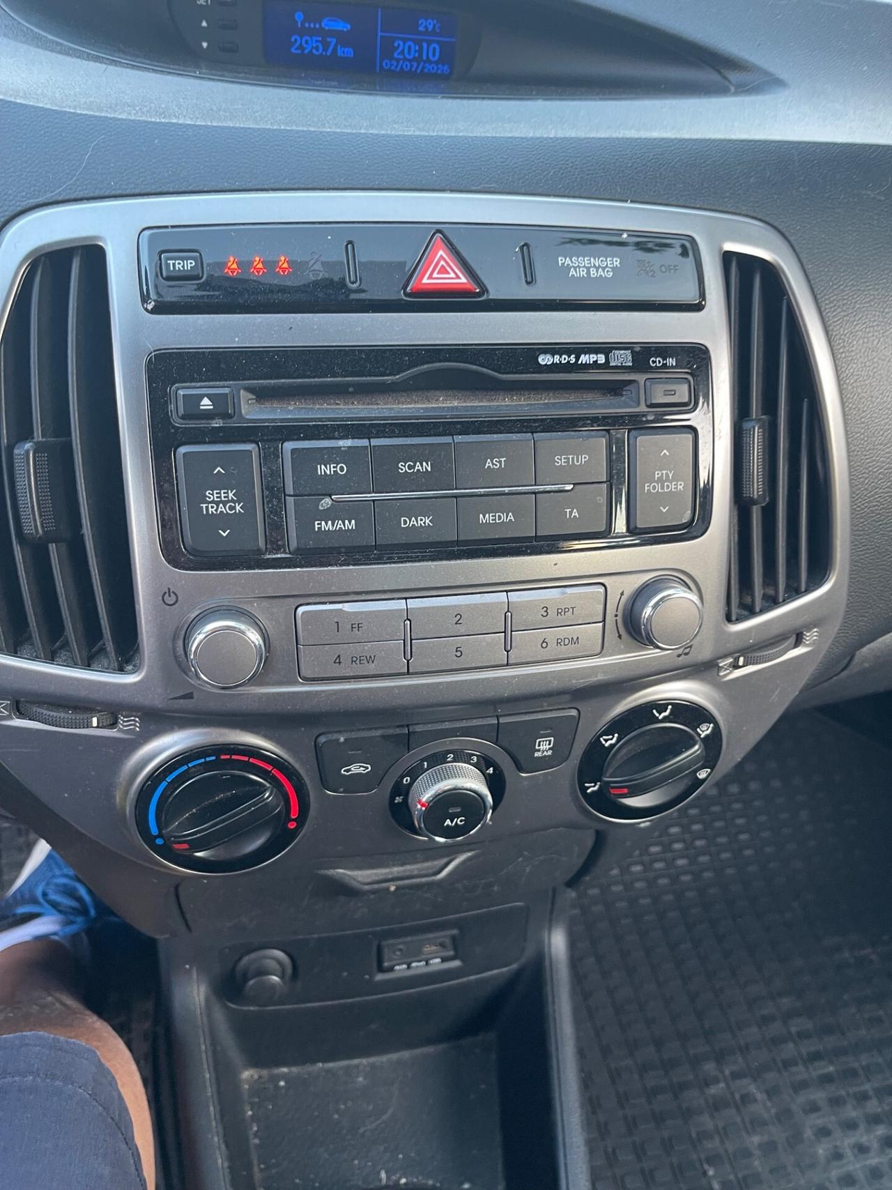 Hyundai i20 1.2 5p. Sound Edition SI NEOPATENTATI