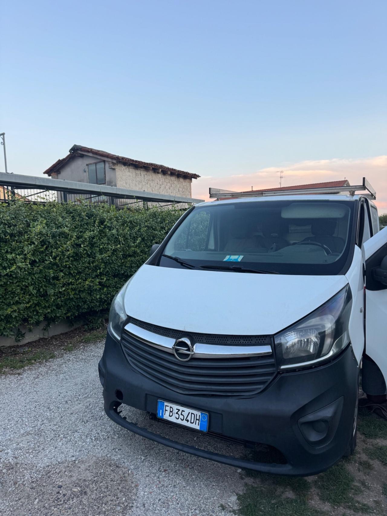 Opel Vivaro 1.6 Bi turbo 2015 motore ok frizione da fare