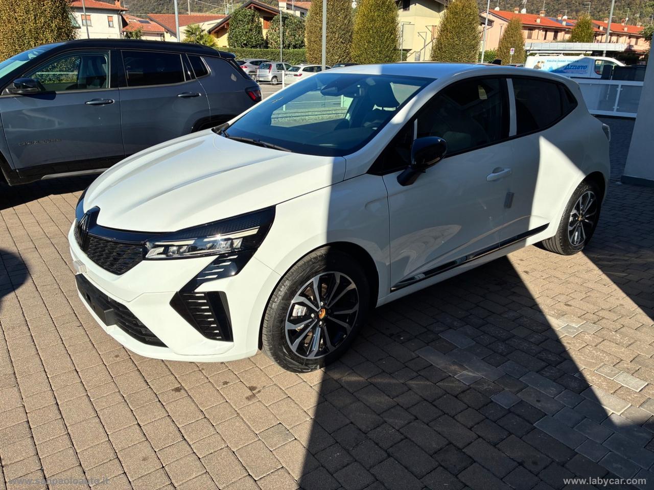 RENAULT Clio ECO-G 100 CV Techno