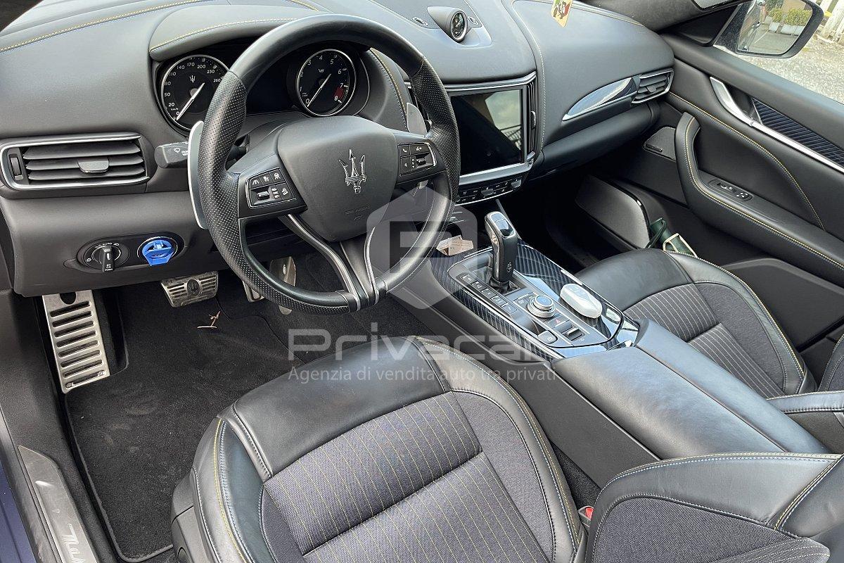 MASERATI Levante V8 580 CV AWD Trofeo