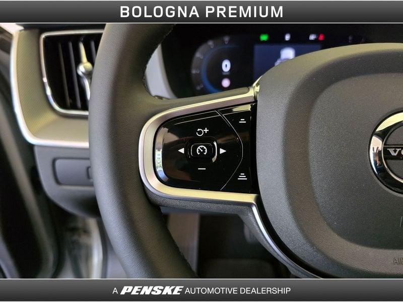 Volvo XC60 XC60 B5 AWD automatico Plus Dark