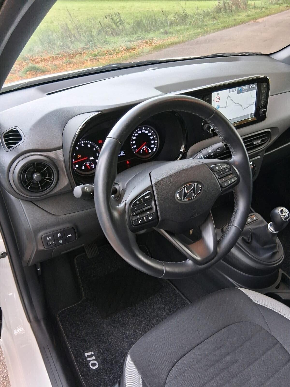 Hyundai i 10 1.0 select ,navi,pdc,telecamera