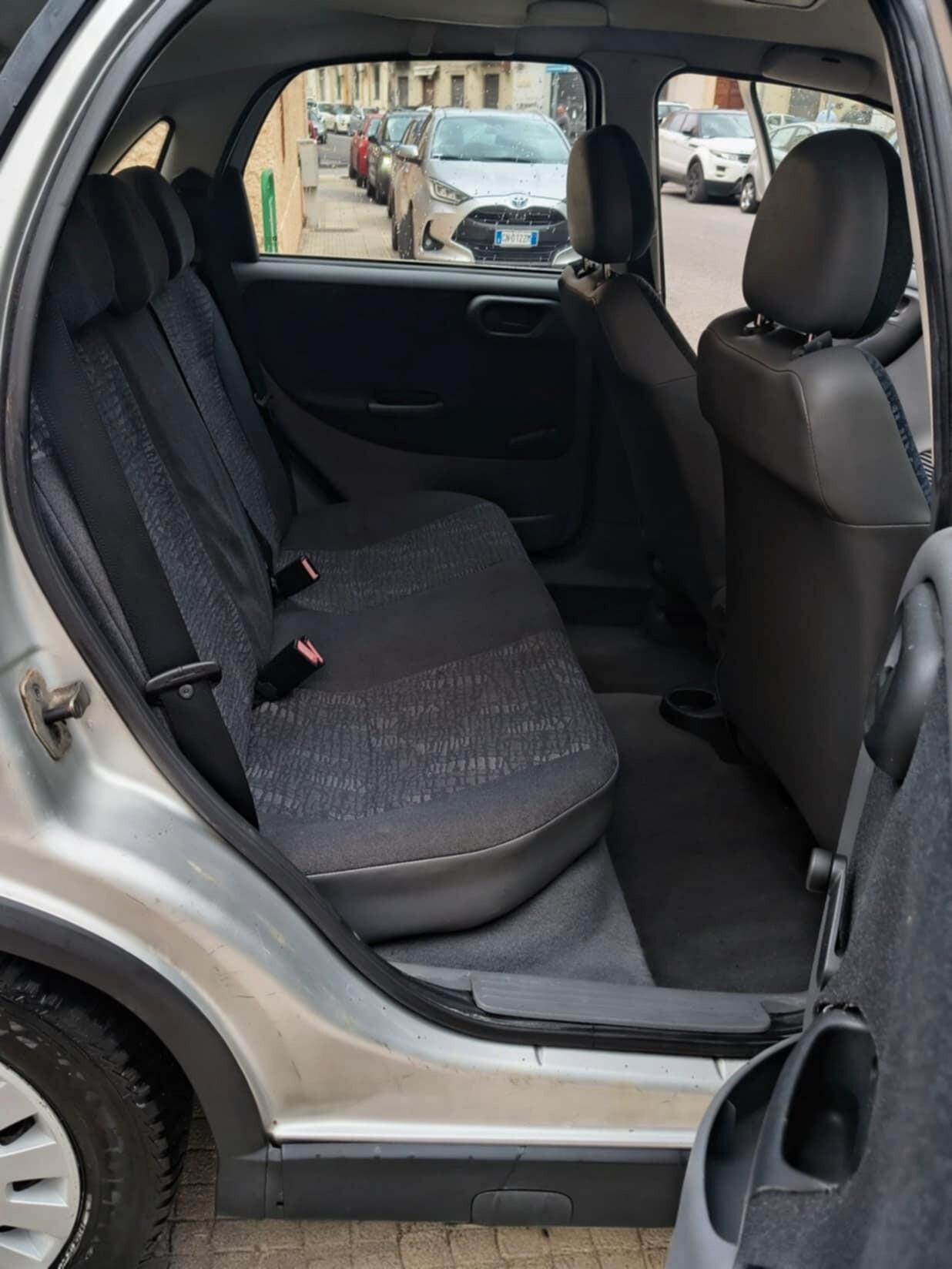 Opel Corsa 1.2i 16V cat 5 porte