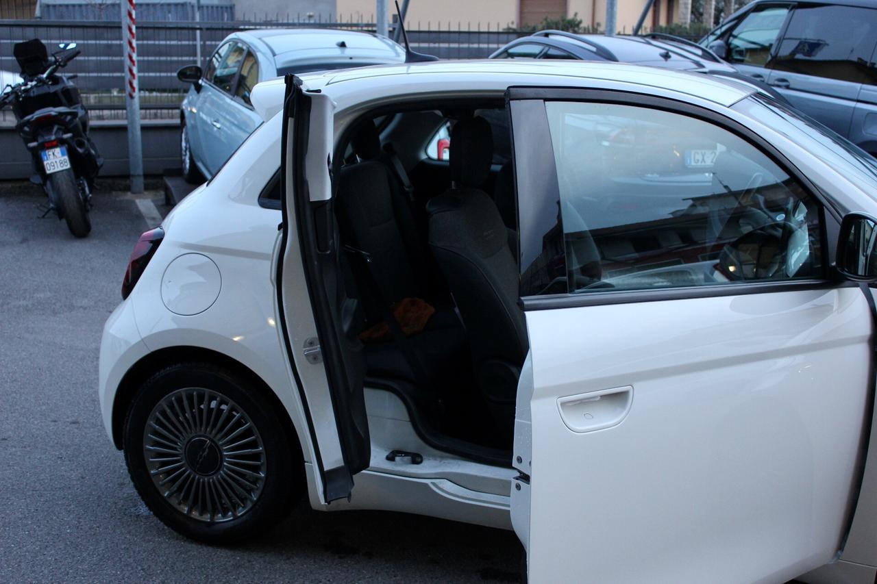 Fiat 500e Berlina 43 kWh Icon 3+1 SENSORI POST.