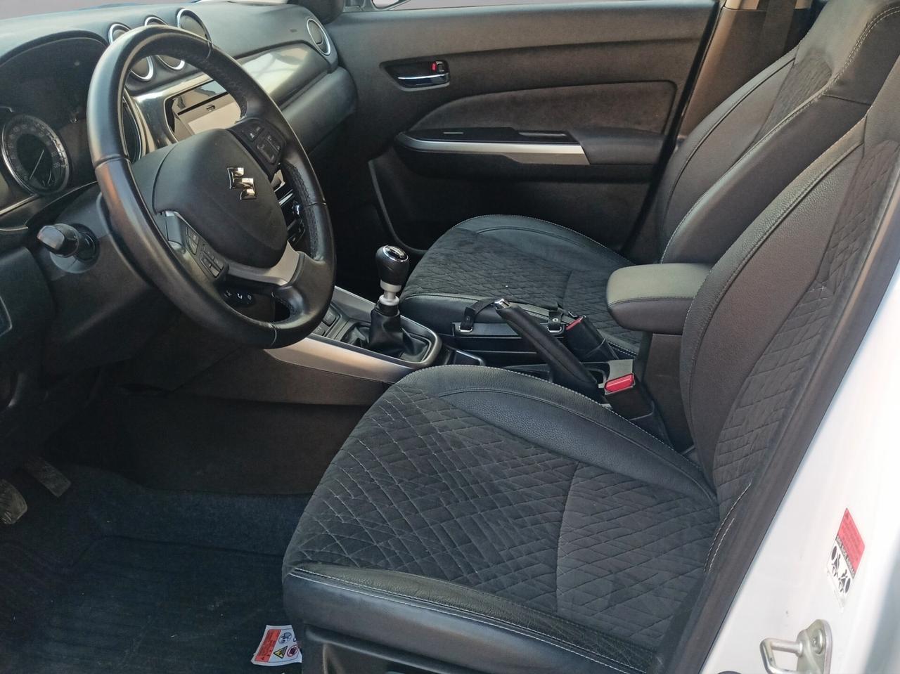 Suzuki Vitara 1.4 Hybrid Top