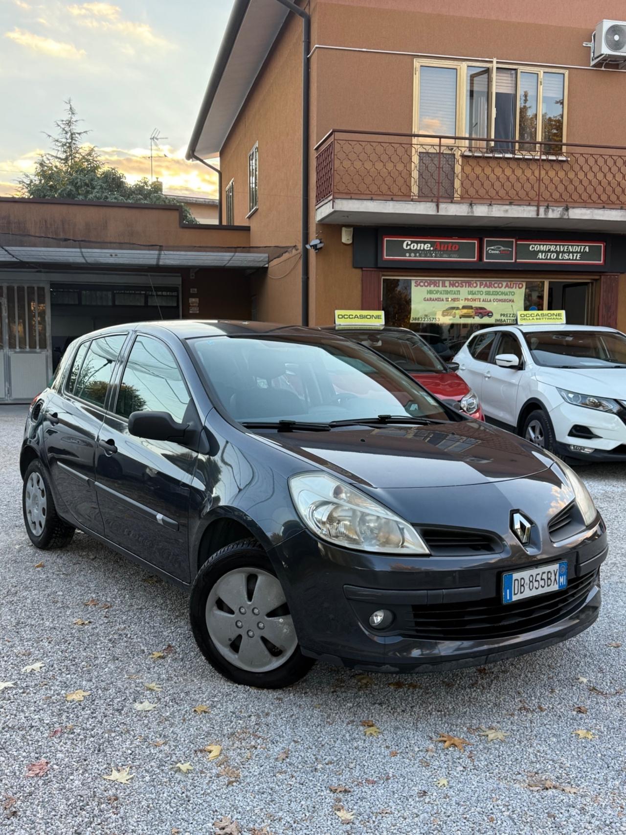 Renault Clio 1.2 16V 5 porte Luxe