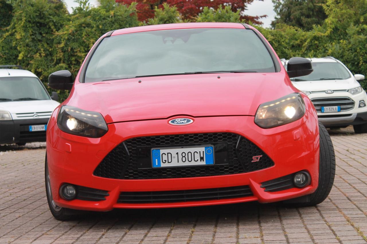 Ford Focus 2.0 EcoBoost 250 CV ST3