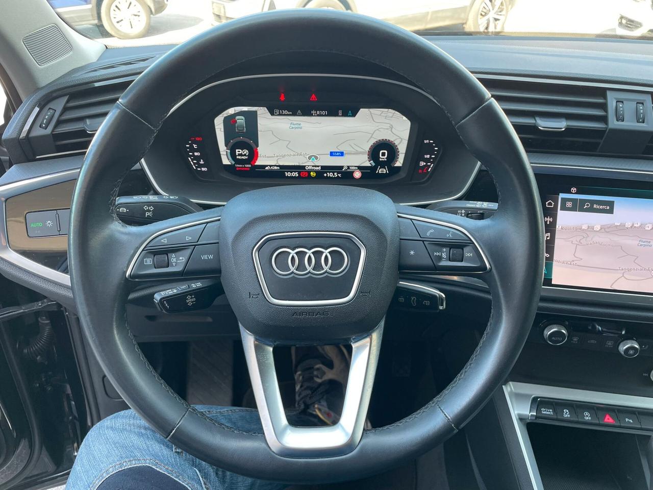 AUDI Q3 SPTB 35 2.0Tdi IDENTITY BLACK S-TRONIC