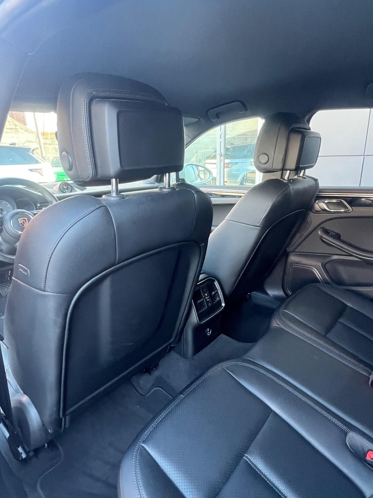Porsche Macan 2.9 S 380cv pdk possibilità noleggio no scoring