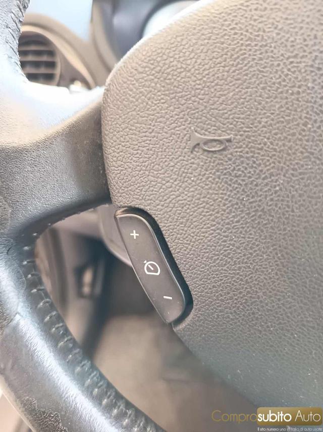 RENAULT Clio 1.2 16V 5 porte Confort