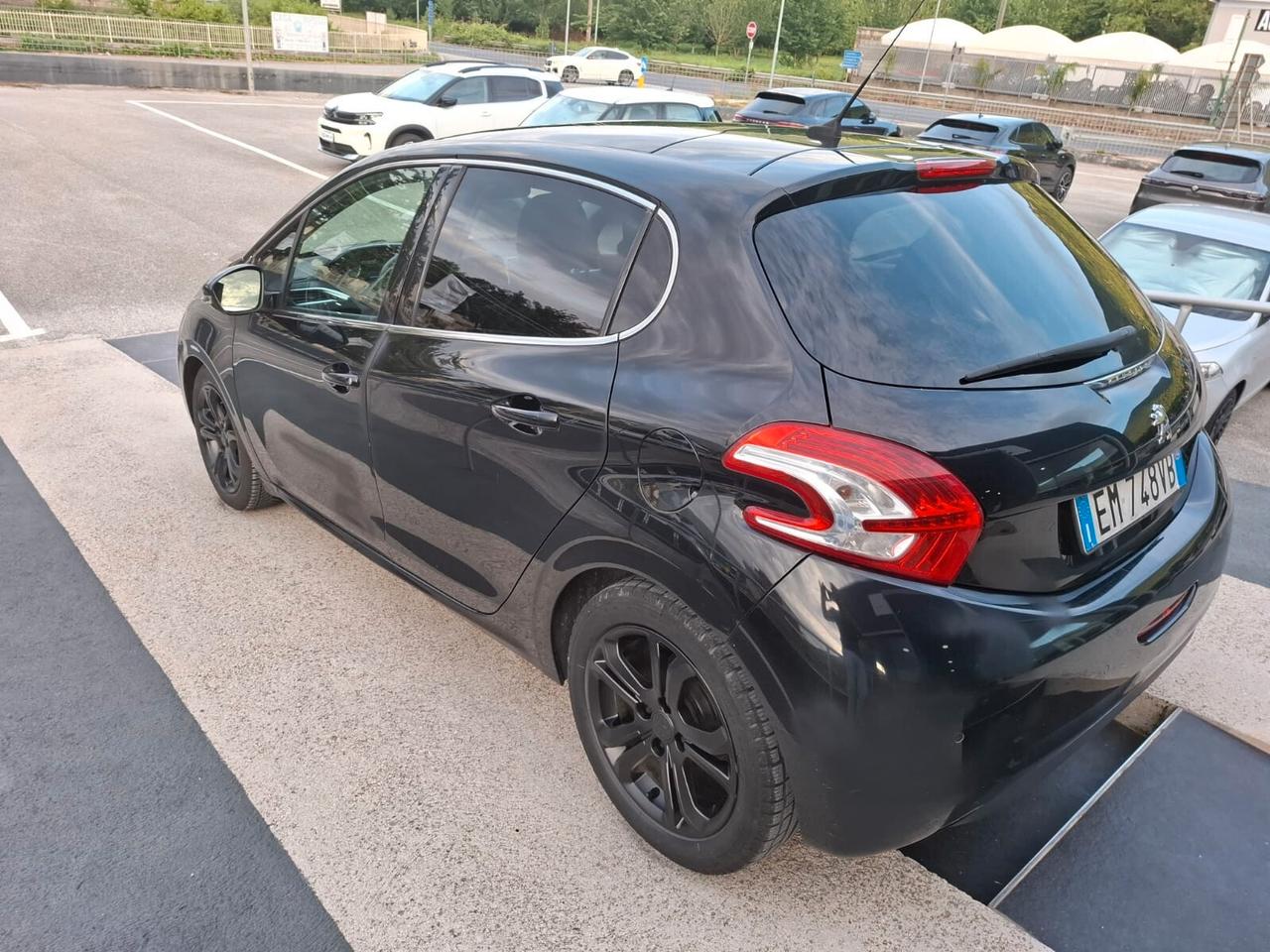 PEUGEOT 208 1.4 DIESEL 68 CV ALLURE