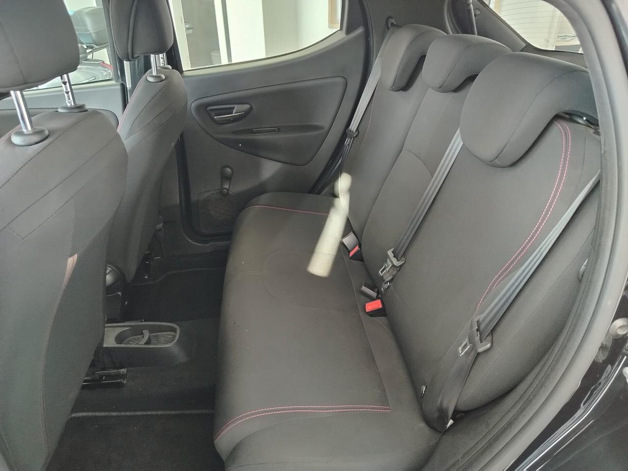 Lancia Ypsilon 1.2 69 CV 5 porte Elefantino