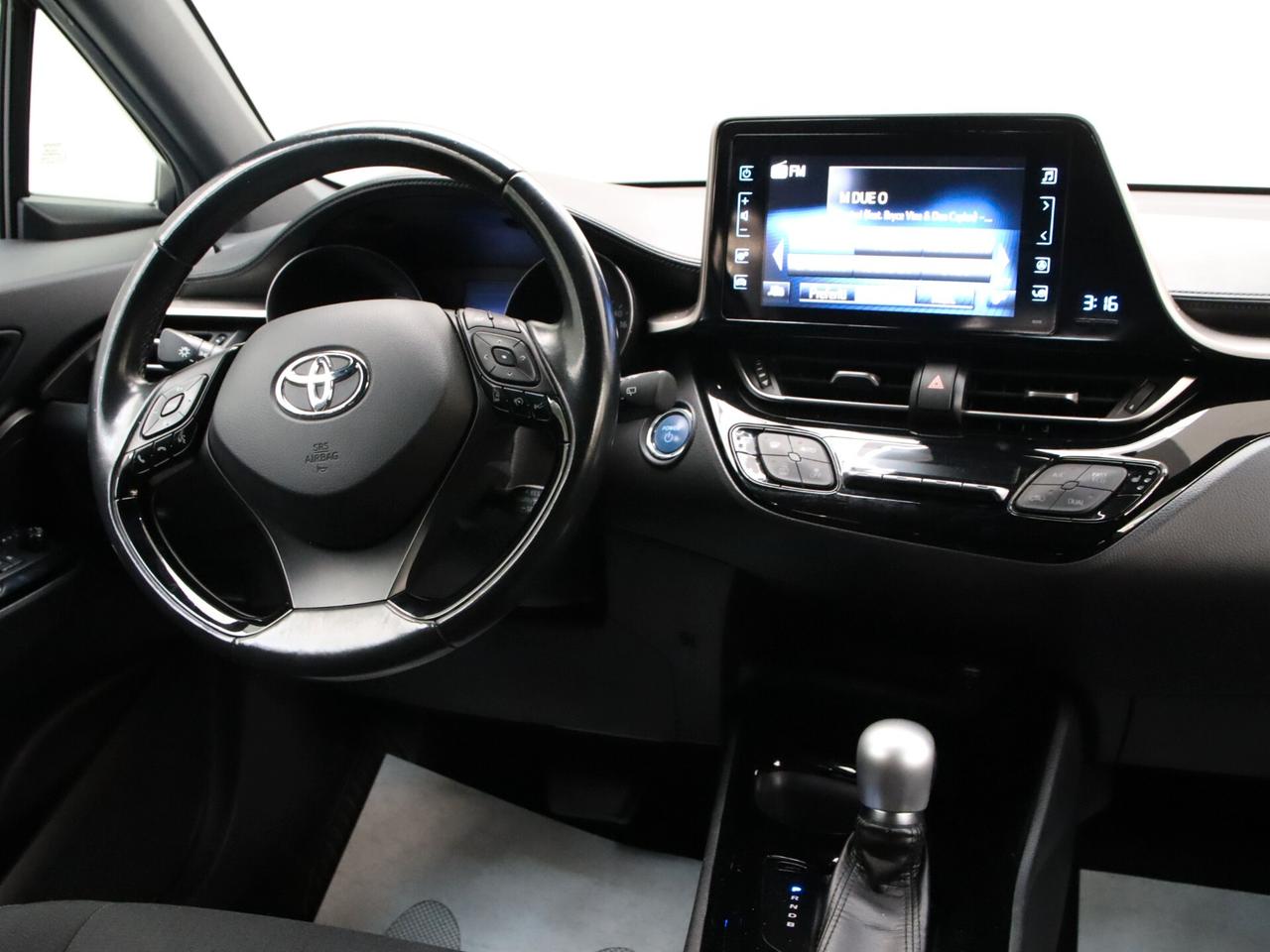 Toyota C-HR 2018 1.8h Lounge 2wd e-cvt my18
