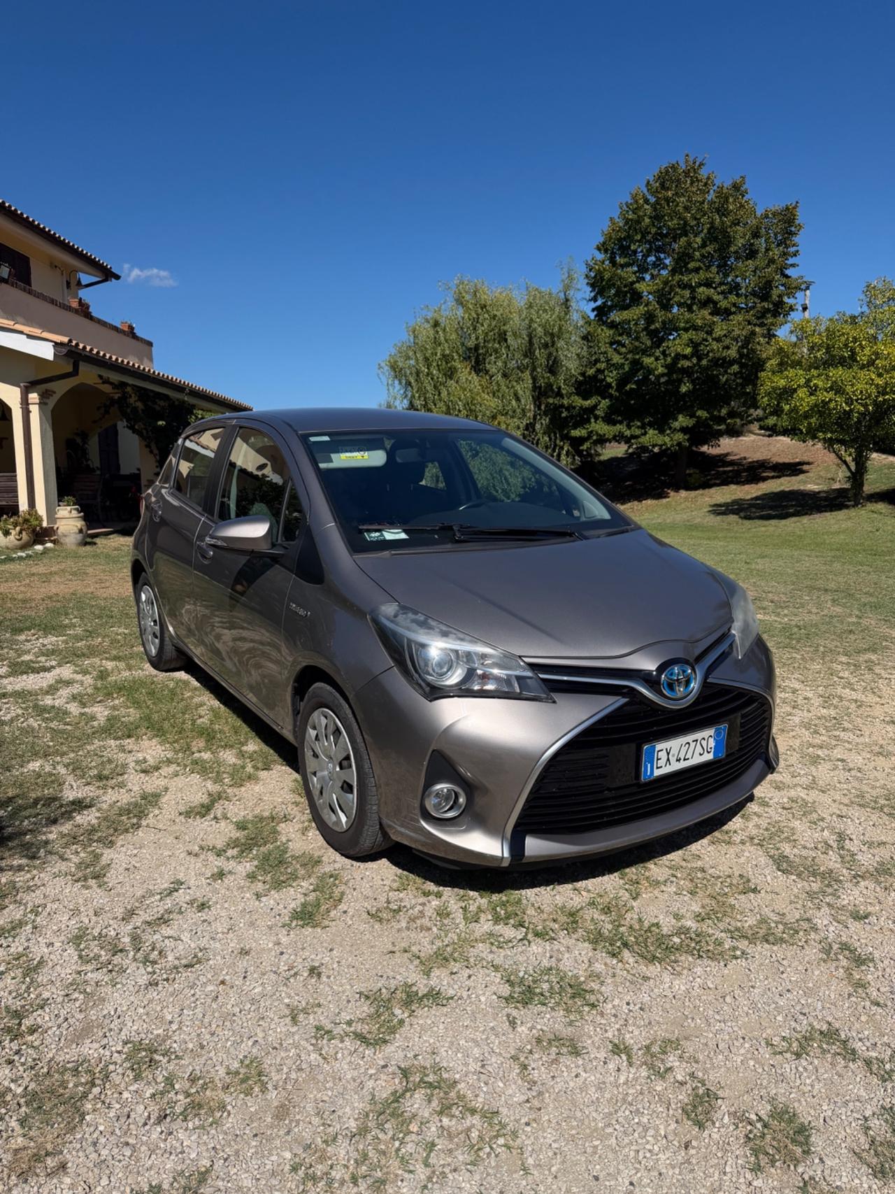 Toyota Yaris 1.5 Hybrid 5 porte by Glamour