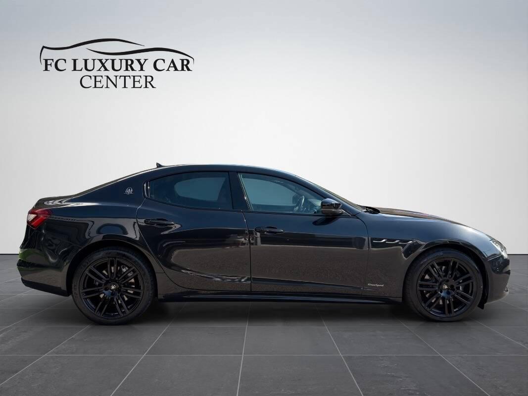 Maserati Ghibli 3.0 V6 ds Gransport Nerissimo 250cv auto my18