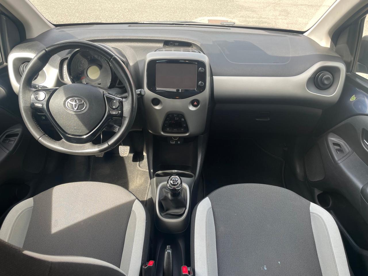 Toyota Aygo 1.0 VVT-i 69 CV 5 porte x-cool