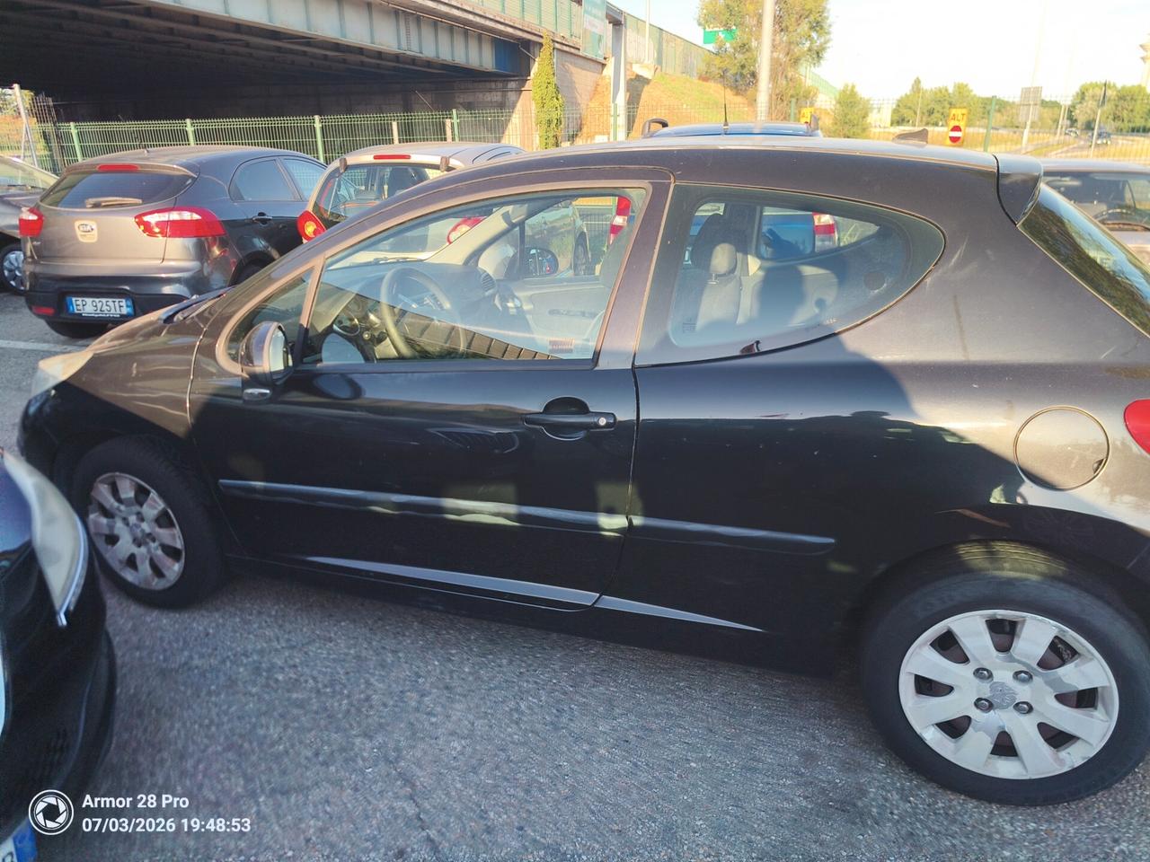 Peugeot 207 1.4 8V 75CV 3p. ONE Line