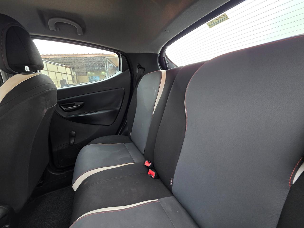 Lancia Ypsilon 0.9 TwinAir 85 CV 5 porte Metano Ecochic Elefantino