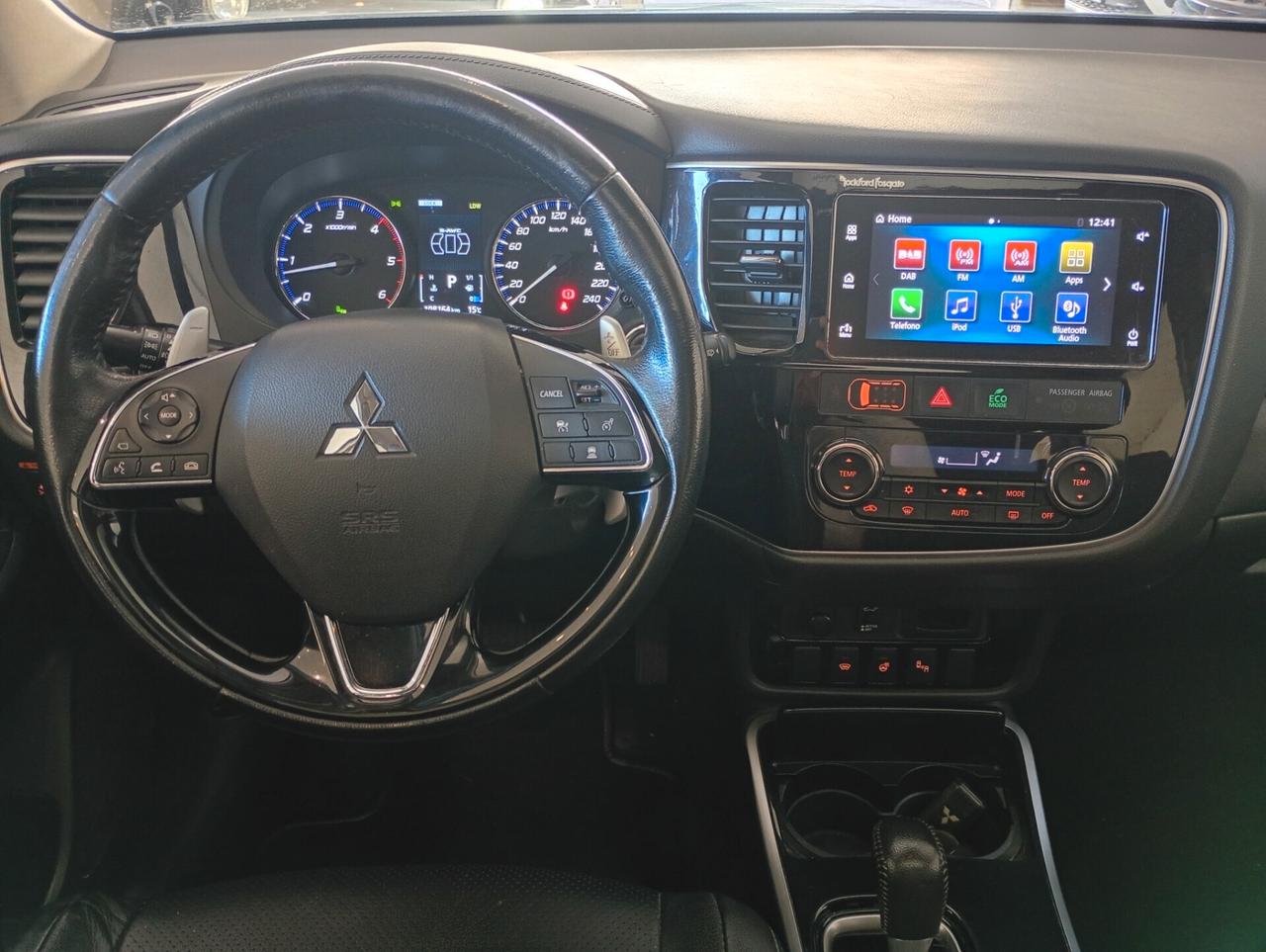 Mitsubishi Outlander 2.2 DI-D 4WD Instyle Plus SDA 7 posti