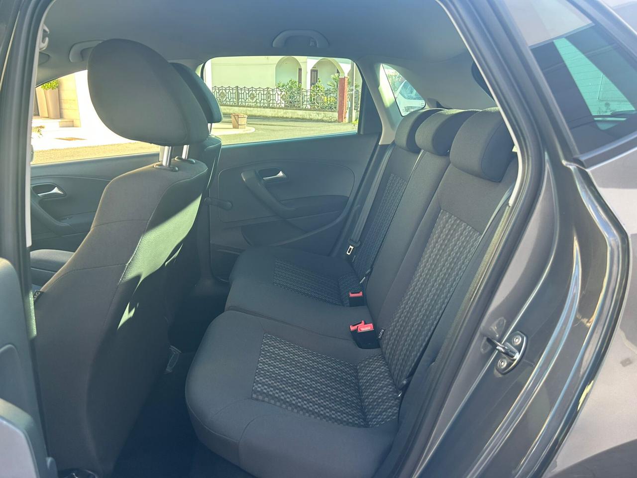 Volkswagen Polo 1.4 TDI 75Cv 5P COMFORTLINE-2014