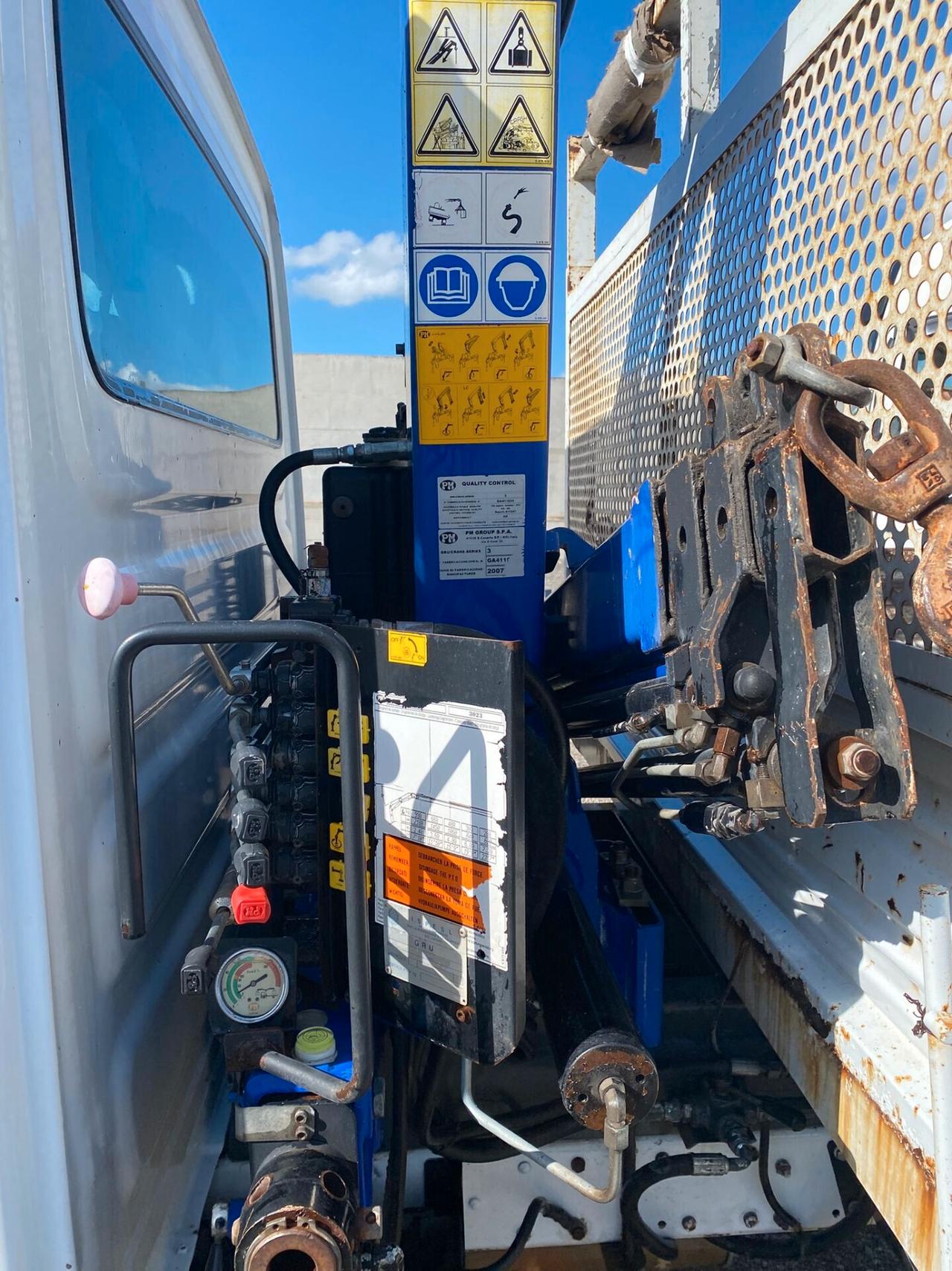 Renault Master 3.0 diesel ribaltabile trilaterale + gru Pm 23.25