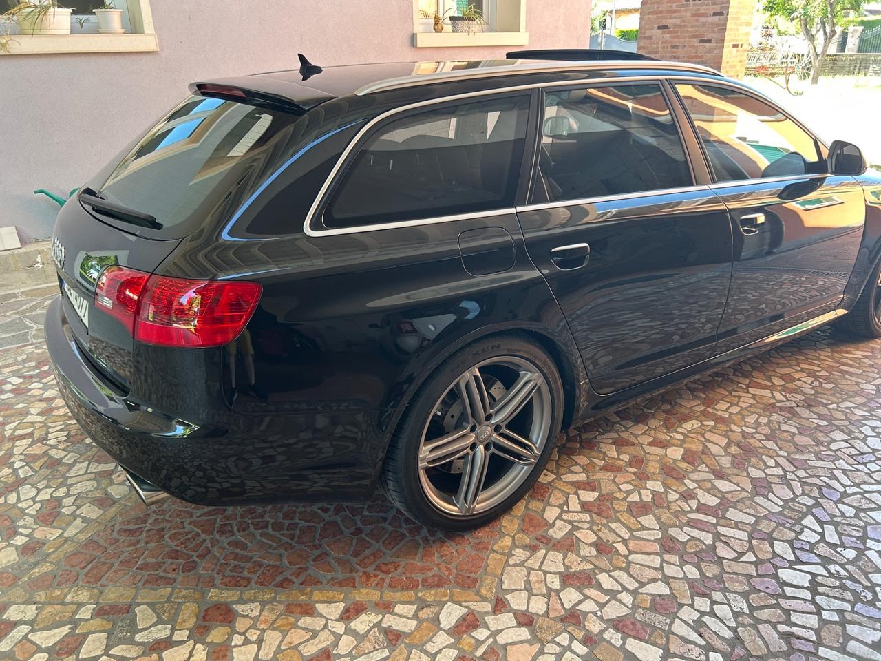 Audi RS6 RS 6 Avant 5.0 V10 quattro tiptronic