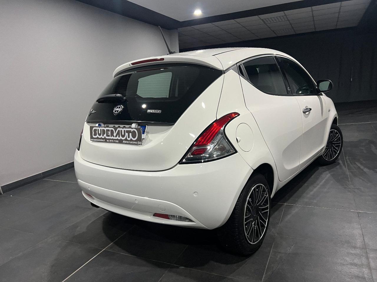 Lancia Ypsilon 1.0 FireFly 5 porte S&S Hybrid Ecochic Gold