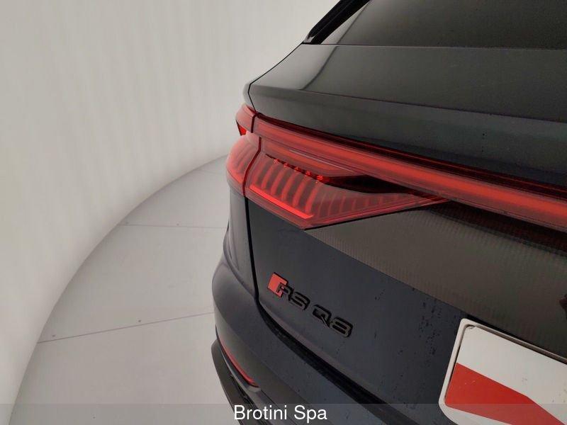 Audi Q8 RS TFSI V8 quattro tiptronic