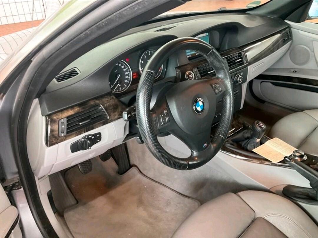 Bmw 320 320i cat Cabrio Futura