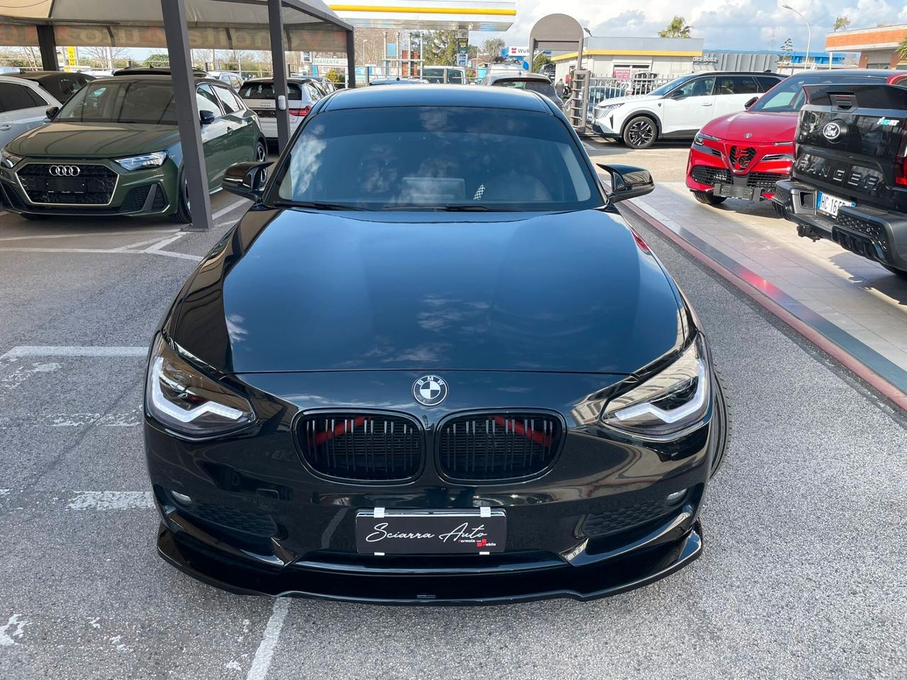 Bmw 116 116d 5p. Unique