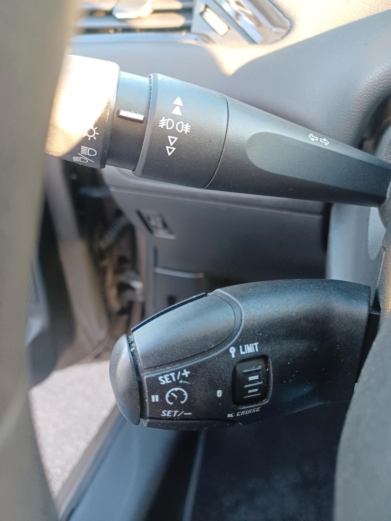 Peugeot 208 1.0 Benzina 5 porte Active
