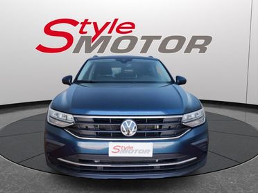 VOLKSWAGEN Tiguan 2.0 TDI 150 CV SCR DSG Life Pari al Nuovo