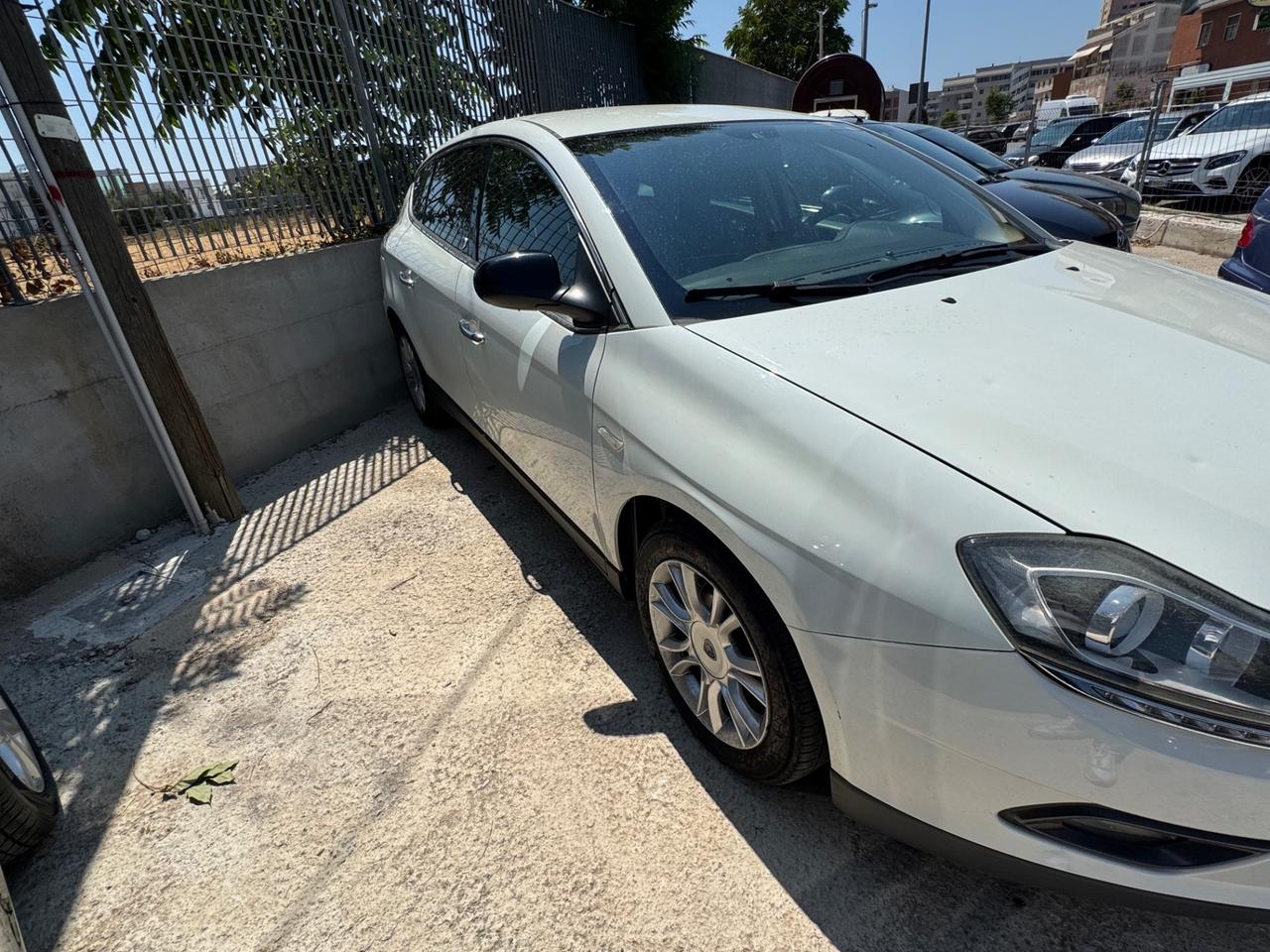 Lancia Delta 1.4 T-Jet 120 CV Oro Ecochic GPL