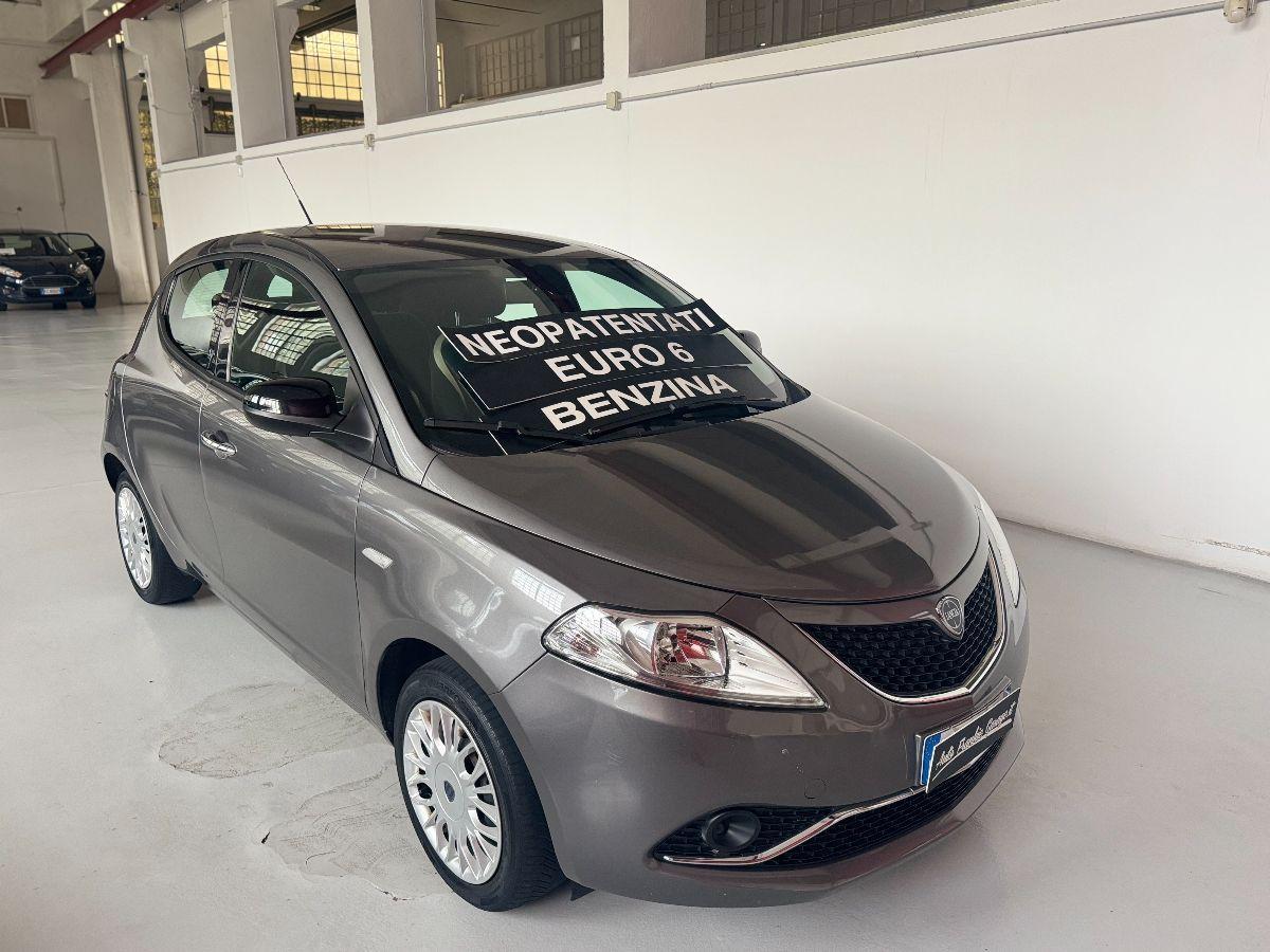 LANCIA - Ypsilon - 1.2 69 CV 5p. Platinum