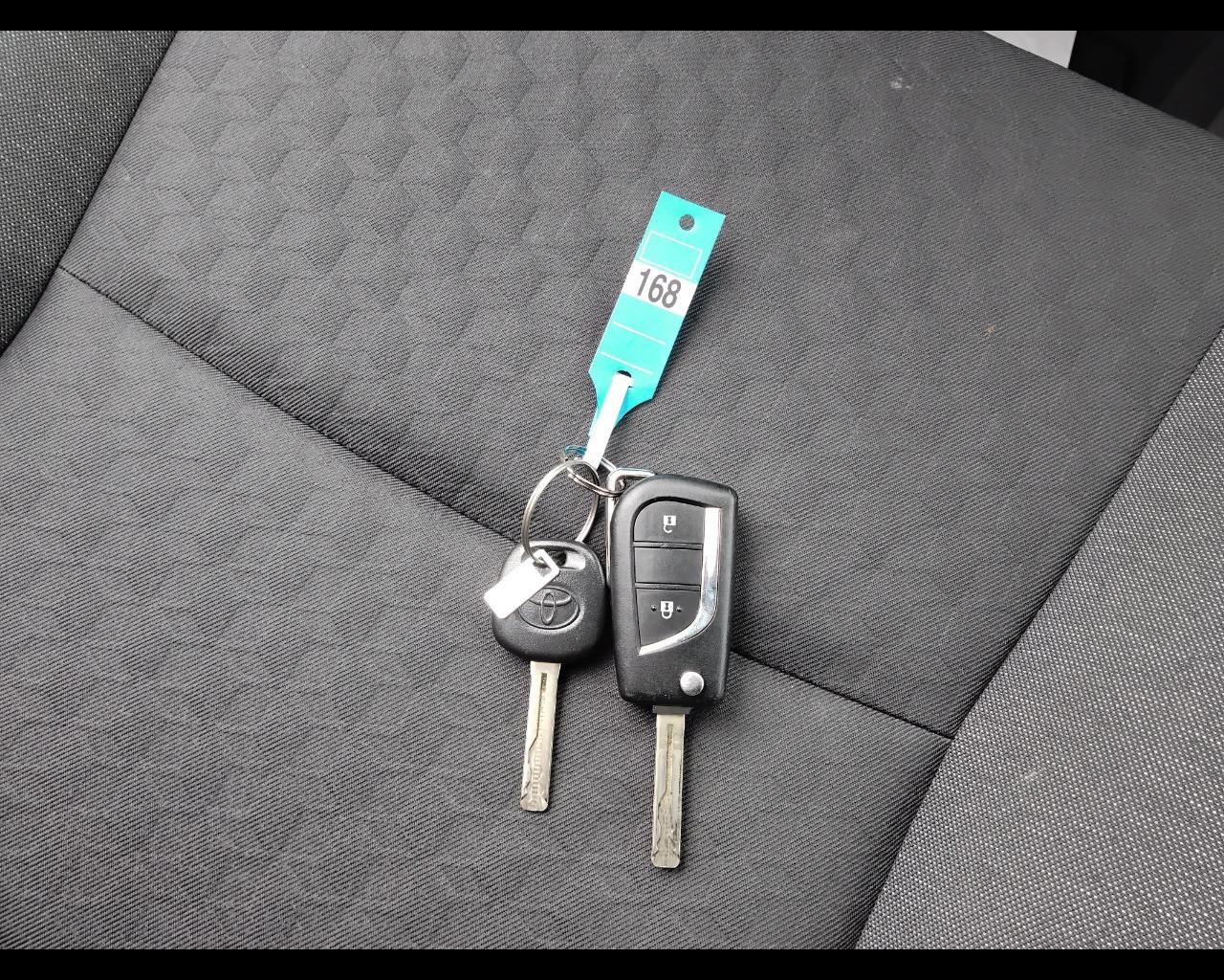 TOYOTA Yaris IV 2020 - Yaris 1.5h Trend