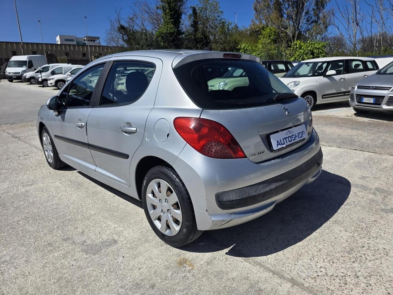 Peugeot 207 1.4 HDi 70CV 5p. XT