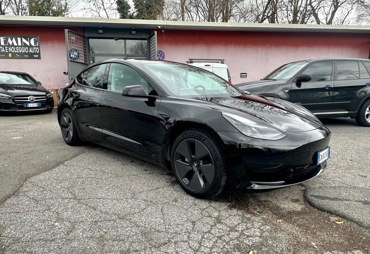 Tesla Model 3 Model 3 RWD Unipro Fun. Guida autonoma al massimo potenziale 30900 km Permute Rate e Finanziamenti