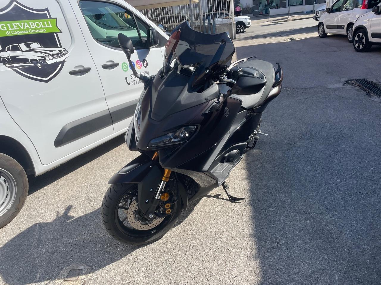 Yamaha TMAX 560