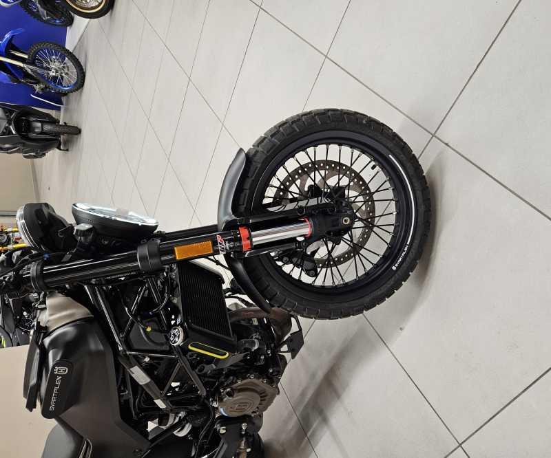 Husqvarna Svartpilen 125 - 2024