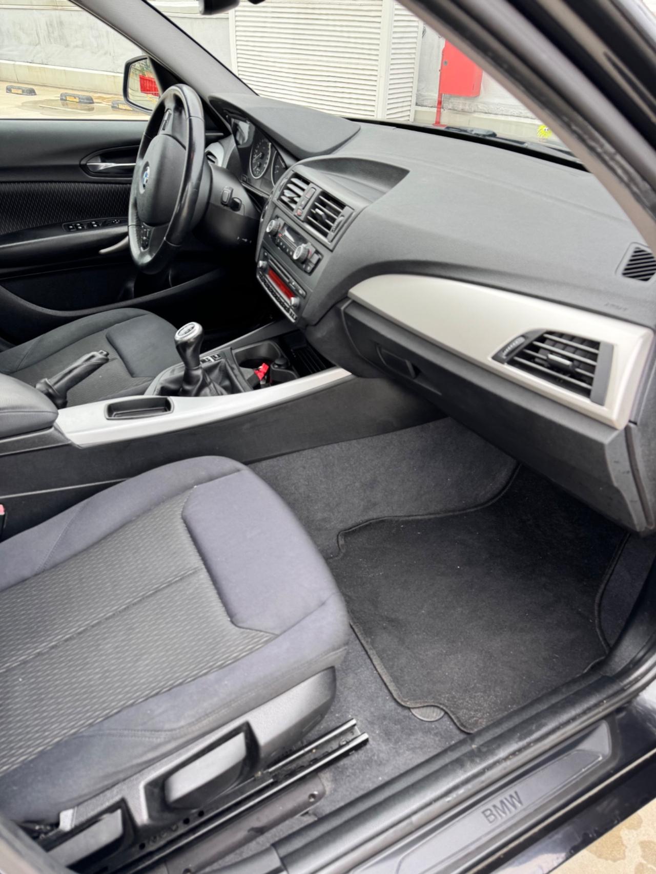 Bmw 116 116d 5p. Urban