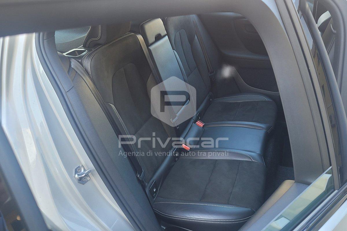 VOLVO XC40 D4 AWD Geartronic R-design