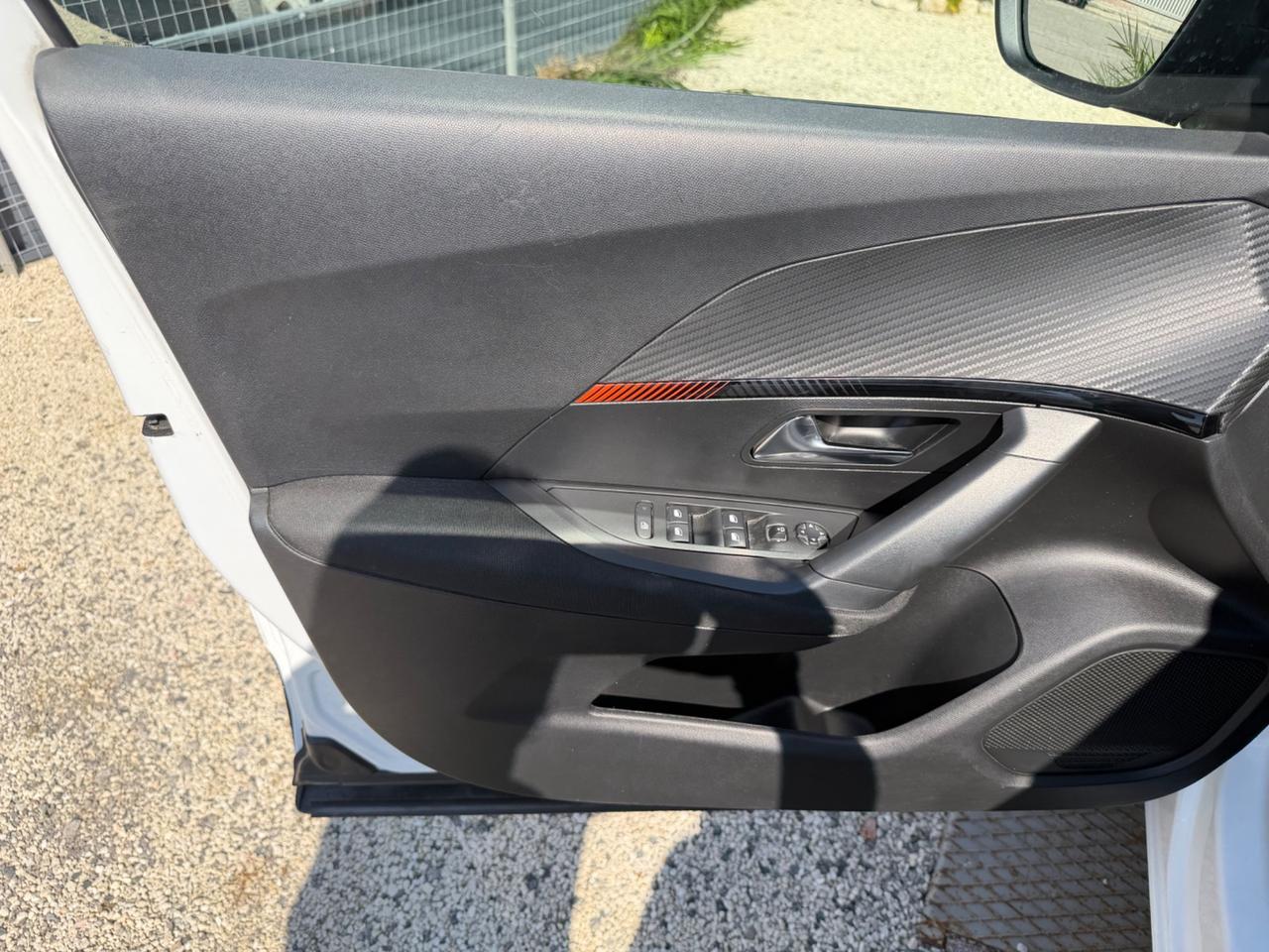 Peugeot 2008 BlueHDi 130 S&S EAT8 Allure
