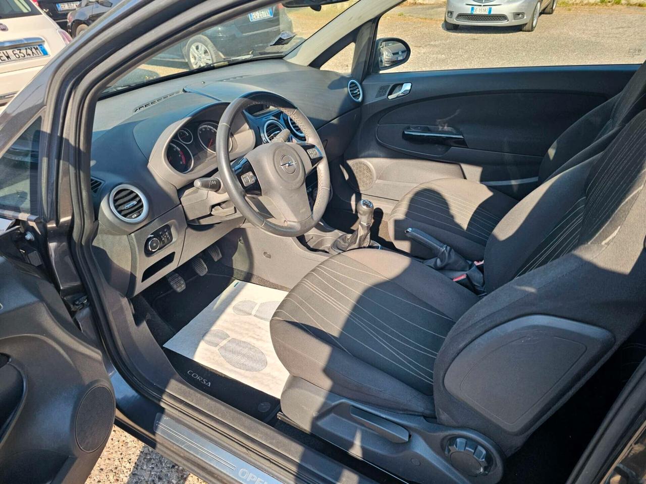 Opel Corsa 1.2 3 porte Club