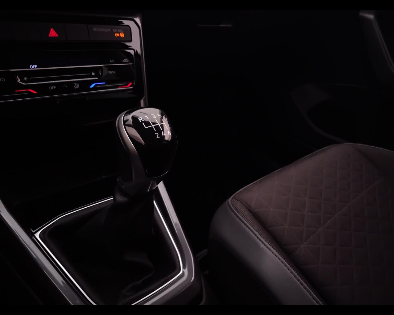 VOLKSWAGEN T-Cross 2019 - T-Cross 1.0 tsi Advanced 110cv