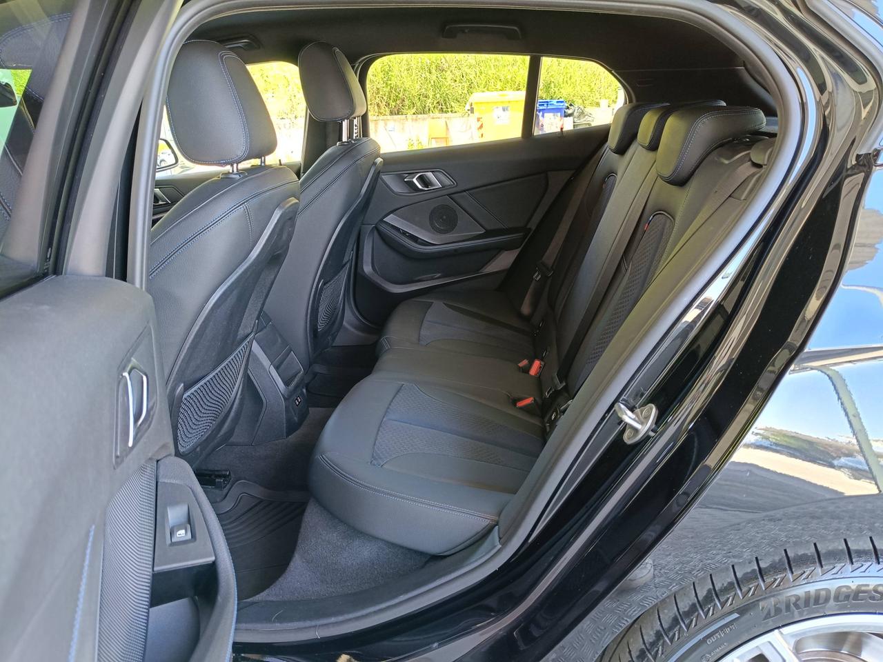 BMW Serie 1 F40 - 118d Msport auto