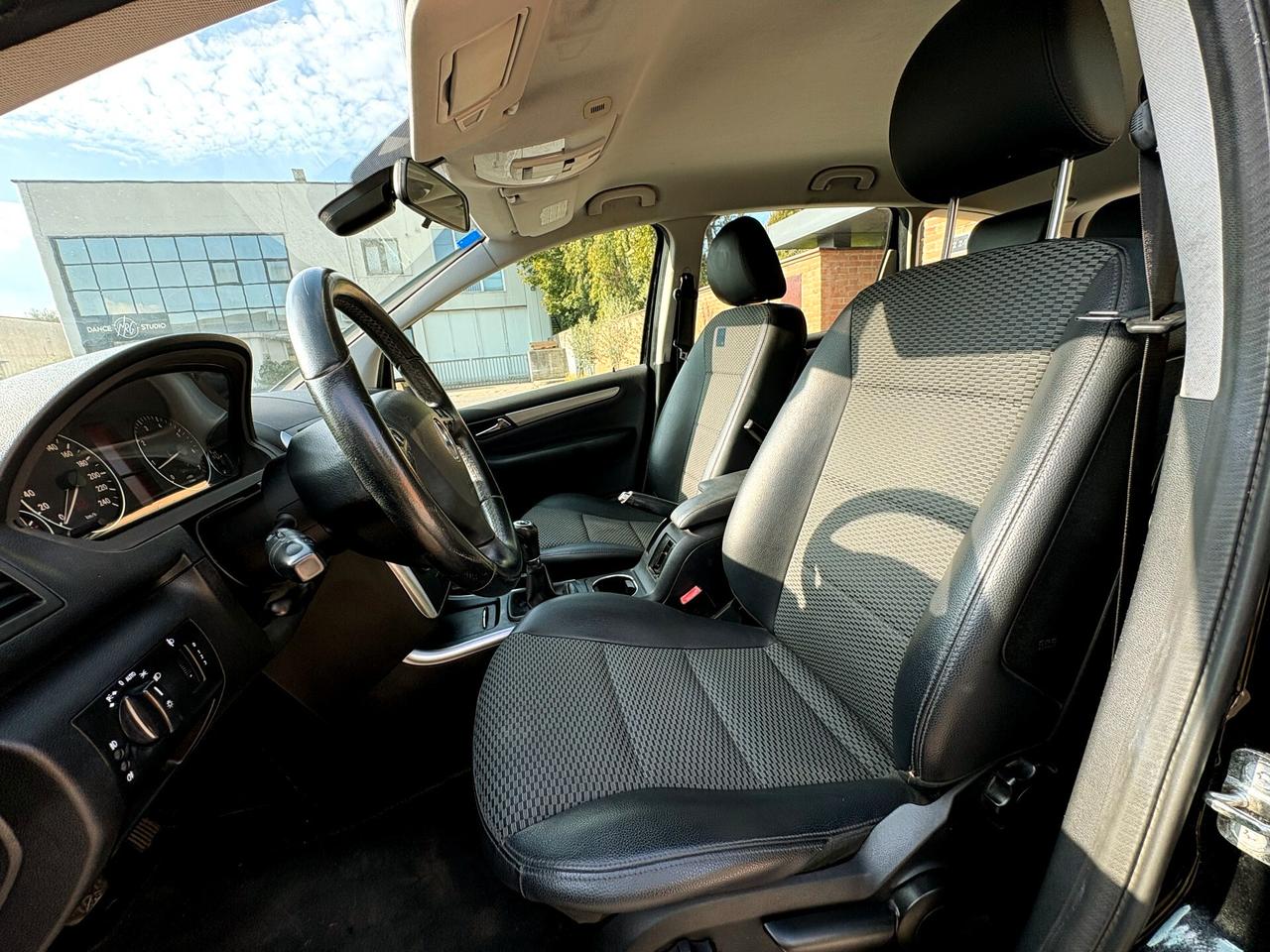 MERCEDES A180(benz)-Pelle,Navi-RESTYLING-2010