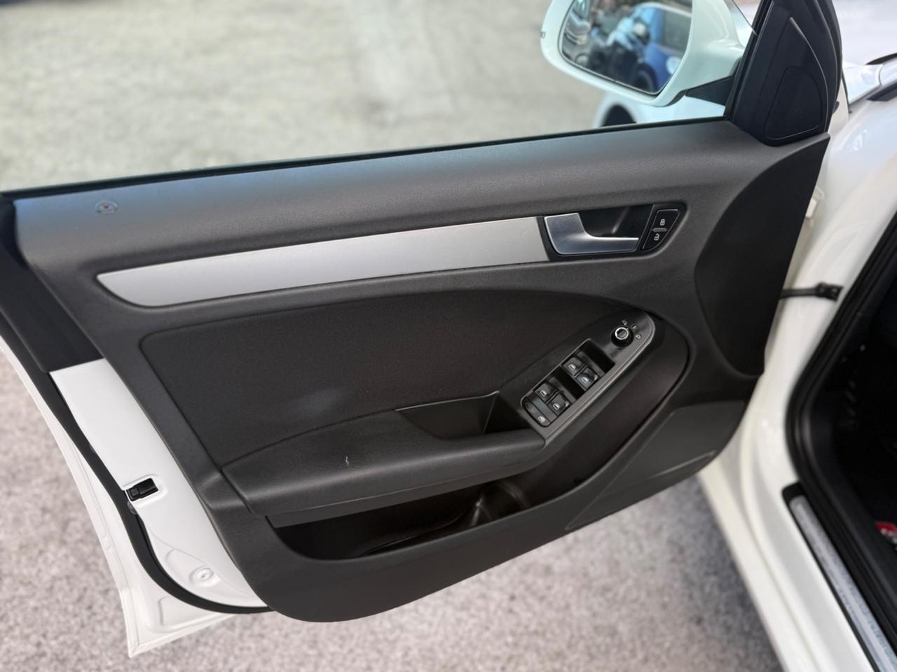 Audi A4 Avant 2.0 TDI 120 CV S-LINE