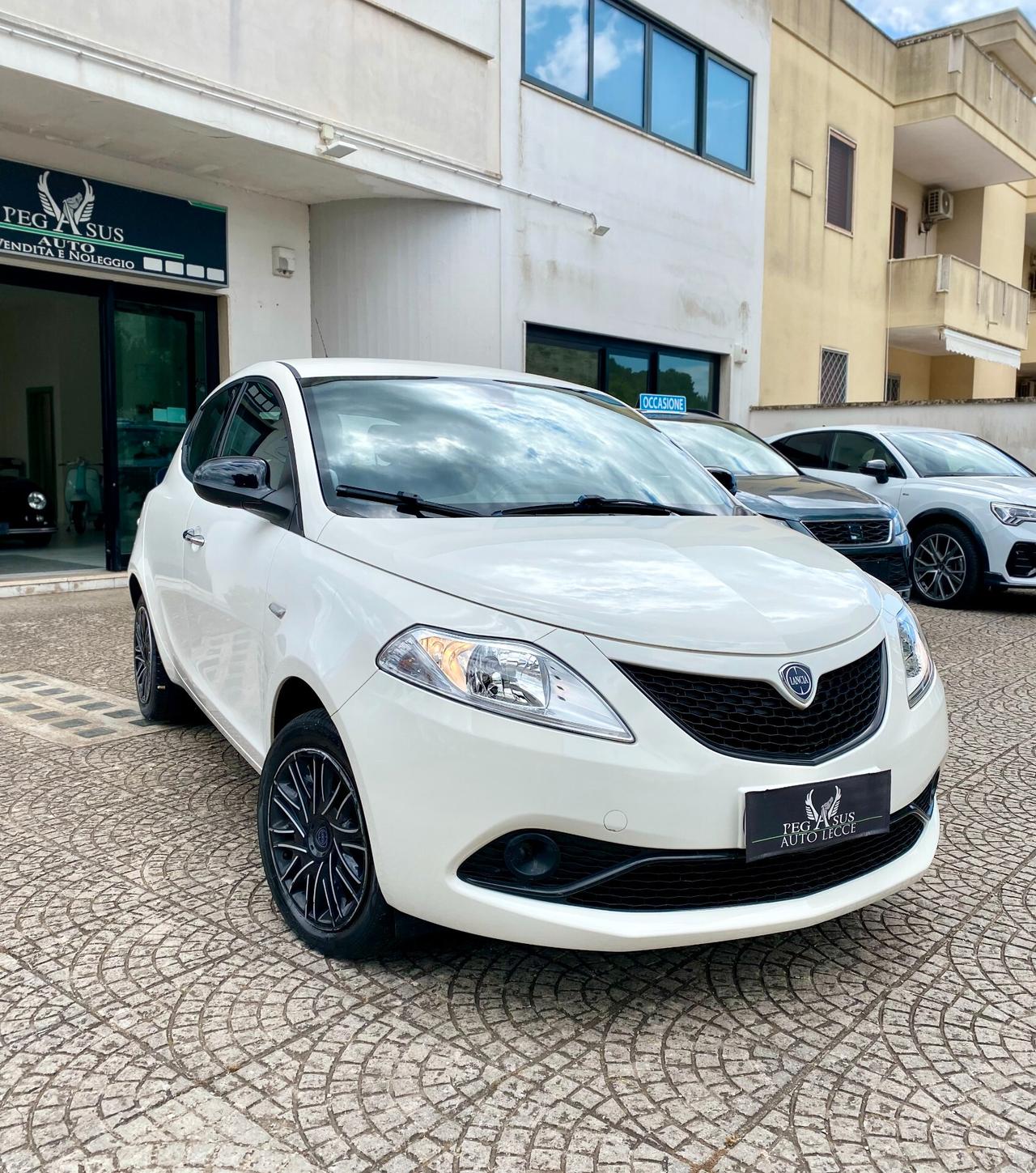 Lancia Ypsilon 1.2 69 CV 5 porte S&S Gold