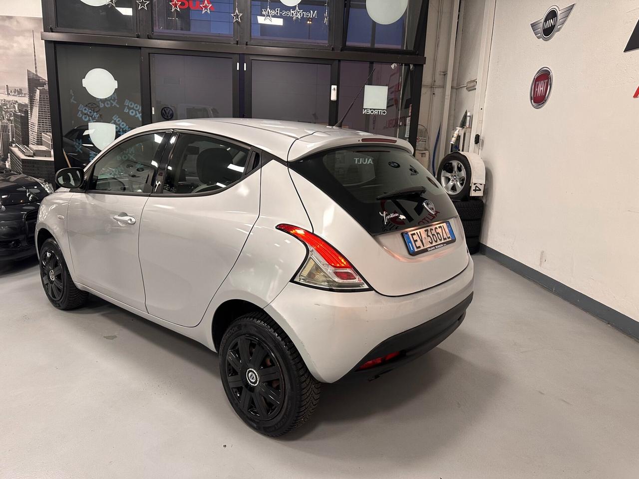 LANCIA YPSILON METANO (78000KM )